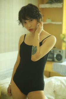 坐在胯上 蹭 H微博